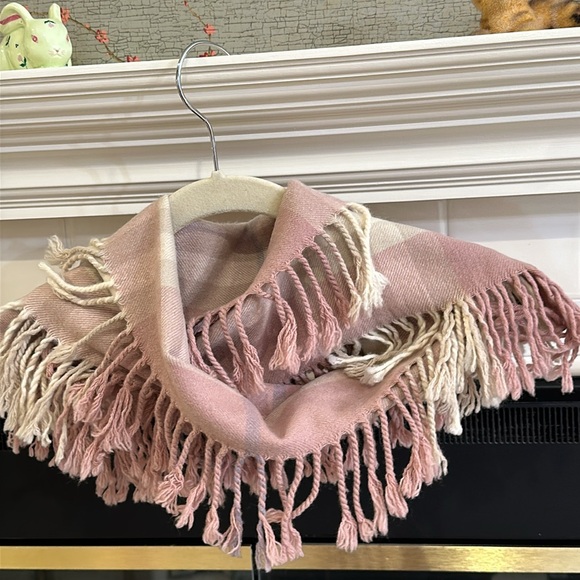 Burberry Vintage 100% Cashmere Made in Scotland Long Scarf w/two-sided fringe - Picture 2 of 12